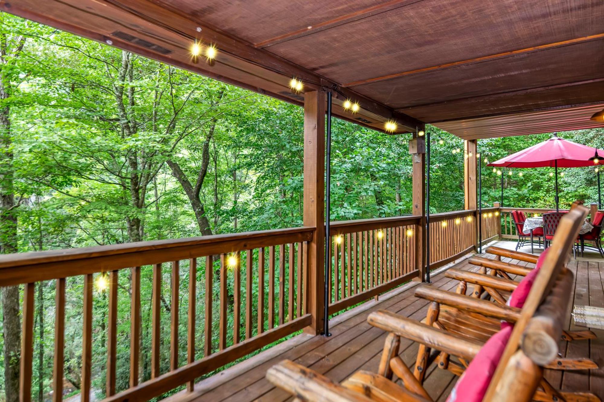 Amazing Creek View Cabin W/ Hot Tub, Firepit & Pool Table Ellijay Extérieur photo
