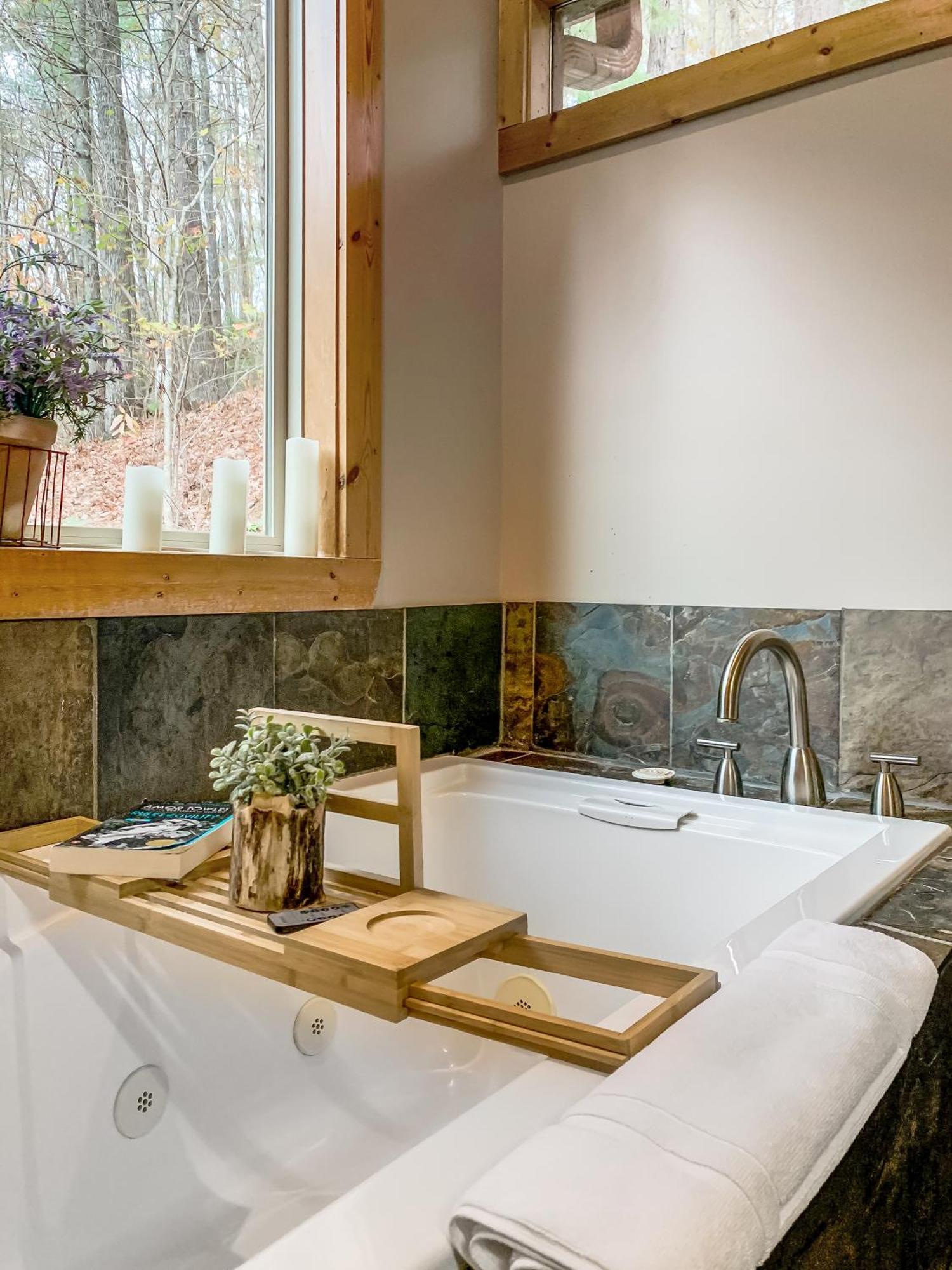Amazing Creek View Cabin W/ Hot Tub, Firepit & Pool Table Ellijay Extérieur photo