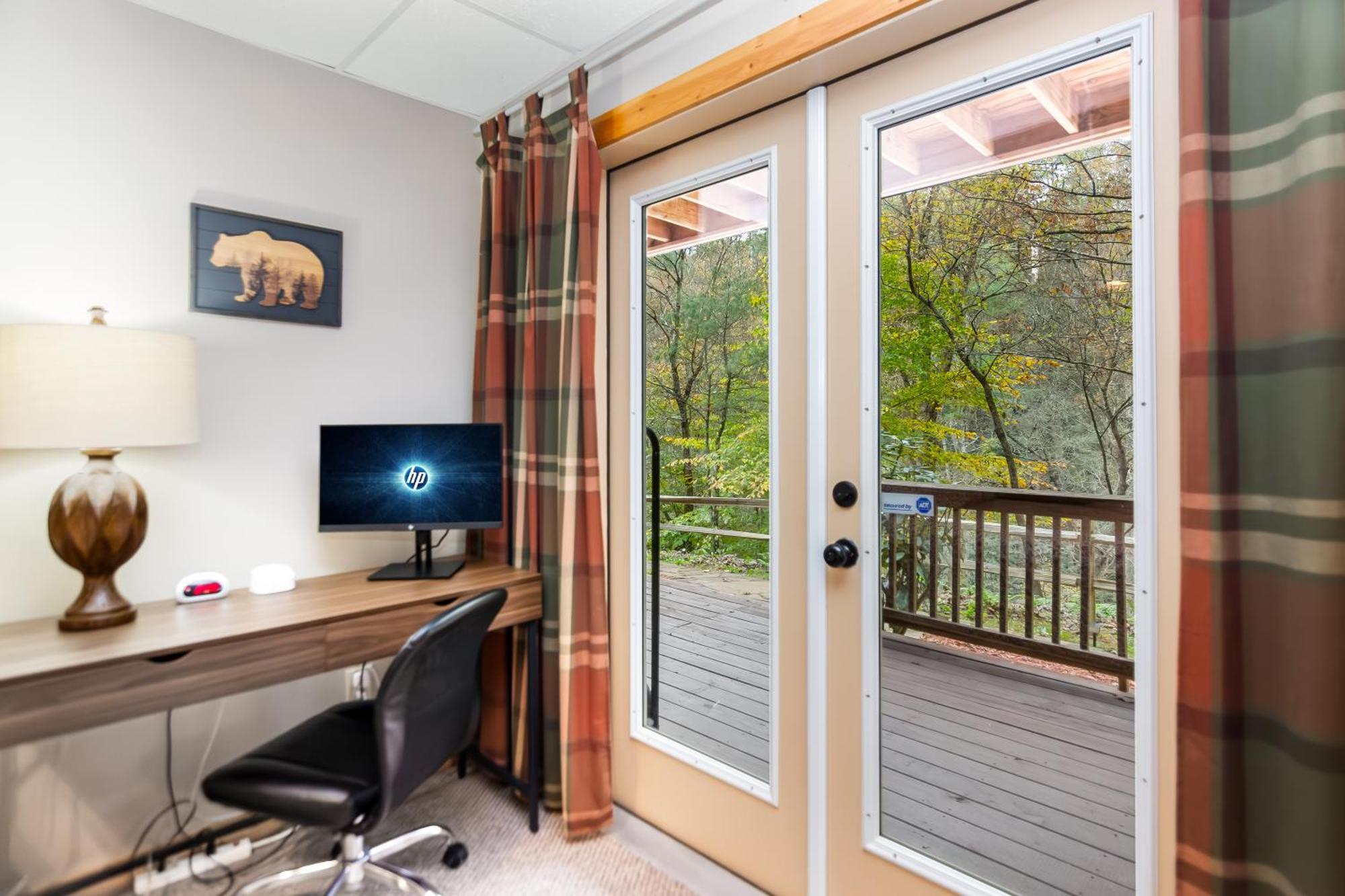 Amazing Creek View Cabin W/ Hot Tub, Firepit & Pool Table Ellijay Extérieur photo