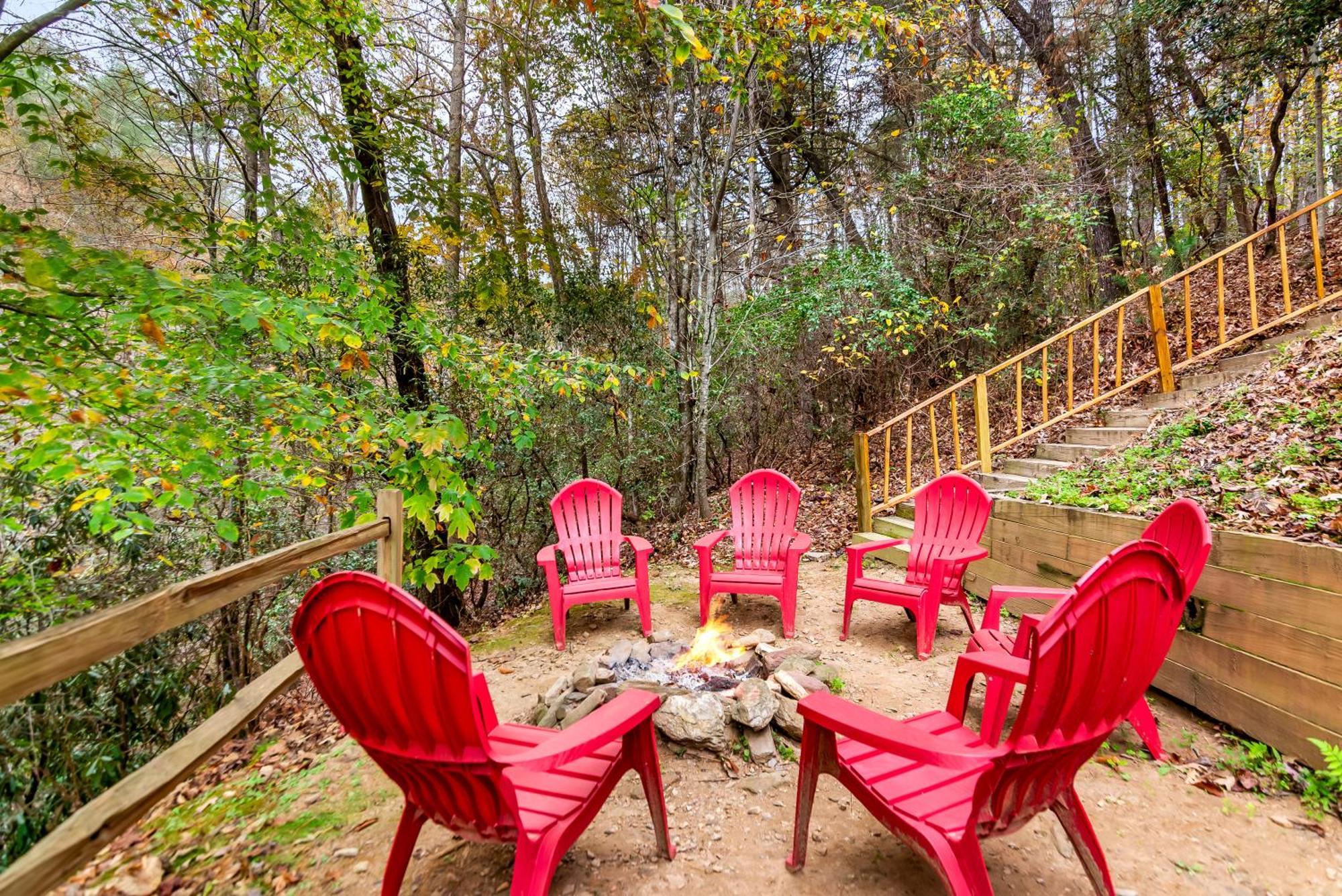 Amazing Creek View Cabin W/ Hot Tub, Firepit & Pool Table Ellijay Extérieur photo